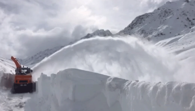 pakistan-army-opens-snow-clad-burzil-pass-in-gilgit-baltistan