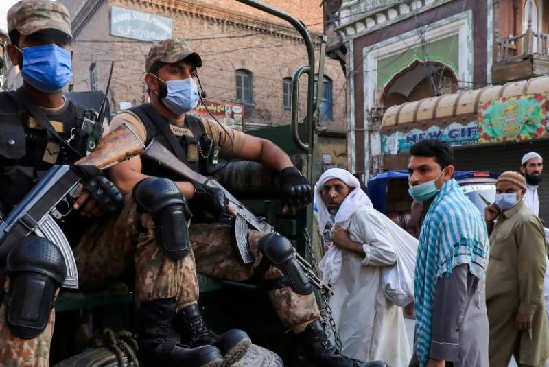 pakistan-records-2-379-new-covid-19-cases-76-deaths-in-24-hours