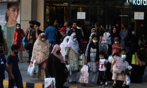 pakistan-s-coronavirus-positivity-ratio-drops-to-4-42-amid-decline-of-virus-cases