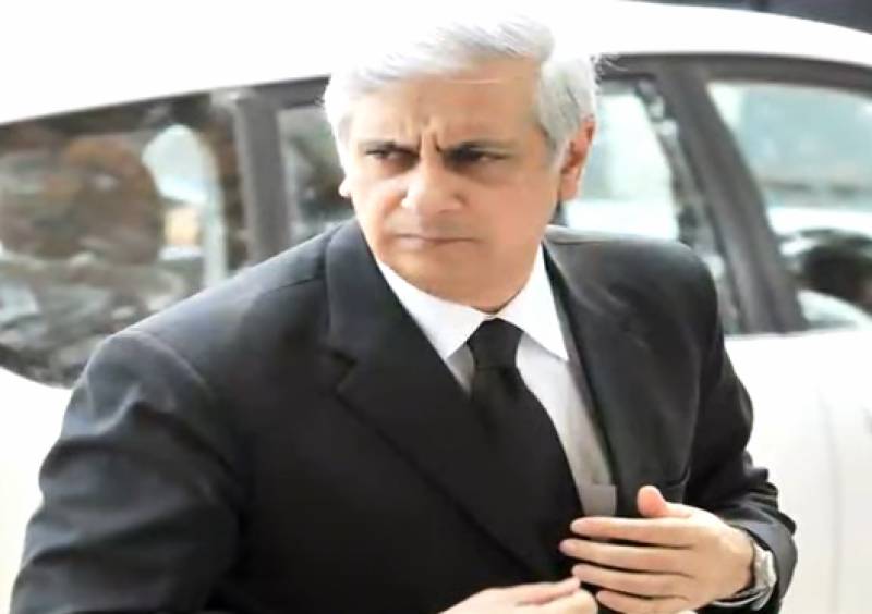 pm-s-special-assistant-irfan-qadir-resigns