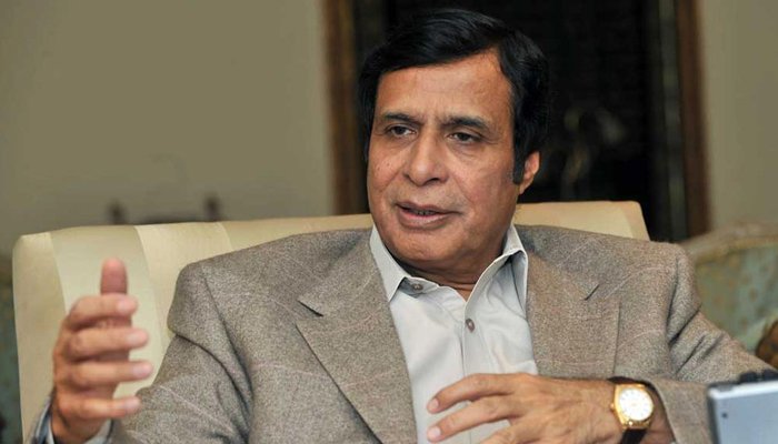 punjab-assembly-speaker-expresses-anger-over-dc-faisalabad-for-his-behavior