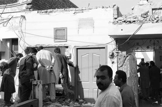 roof-collapse-kills-two-in-faisalabad