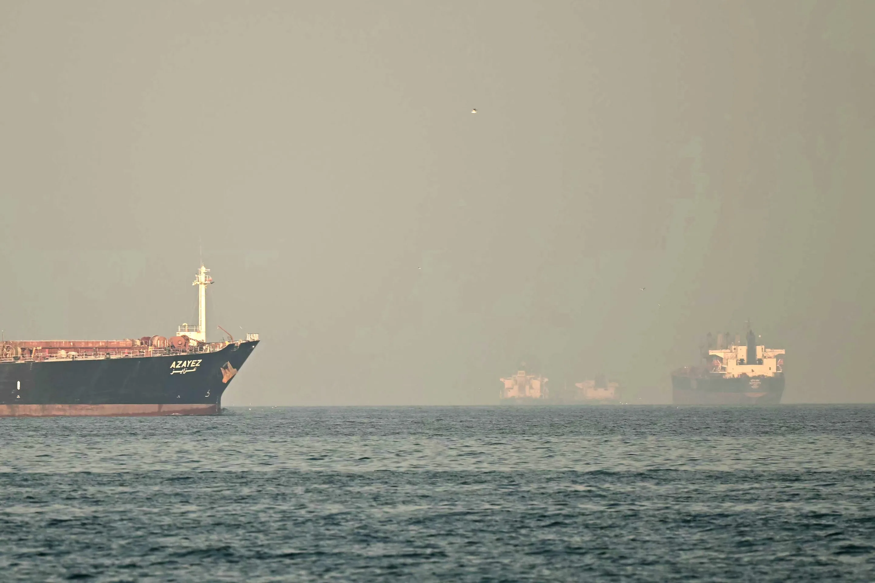 tankers-advised-against-paying-iran-tolls-for-passage-through-strait