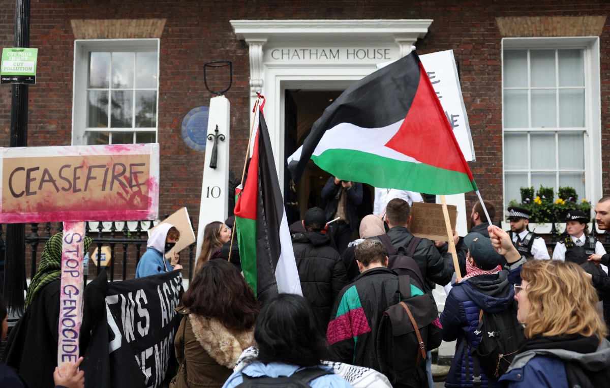 uk-labour-leader-faces-dissent-over-gaza-stance
