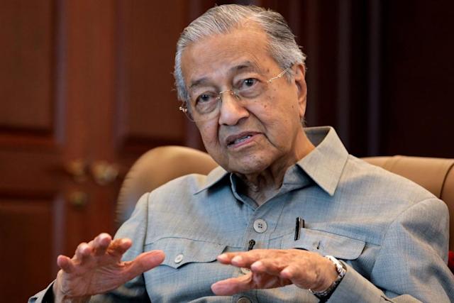 world-can-t-expect-pakistan-to-handle-flood-related-devastation-on-its-own-says-mahathir-mohamad