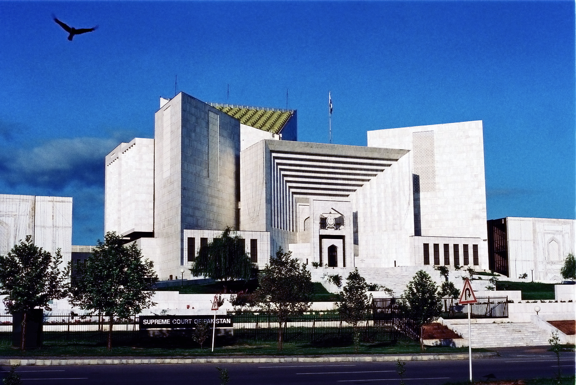 sc-directs-fbr-to-submit-report-on-fake-companies-involved-in-tax-fraud