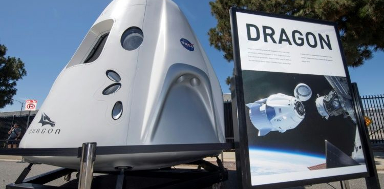 spacex-announces-partnership-to-send-four-tourists-into-deep-orbit